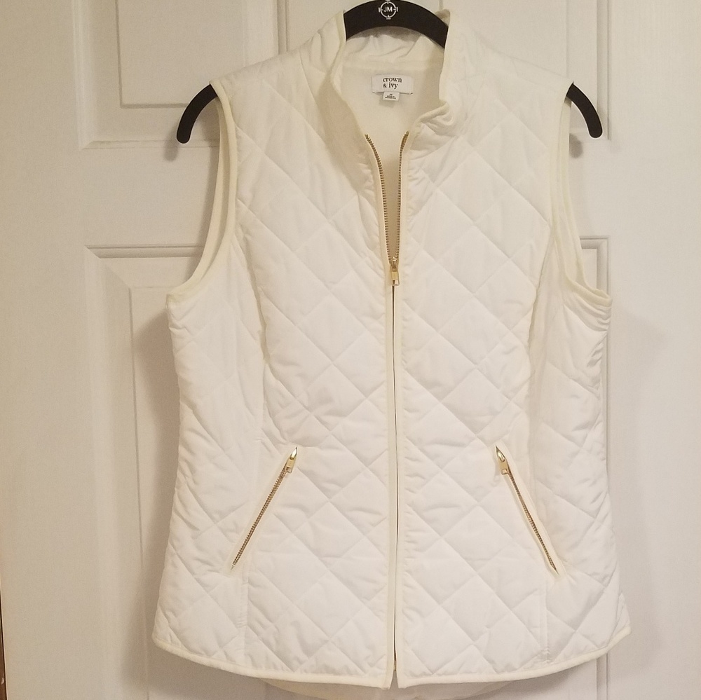 Crown & Ivy Vest